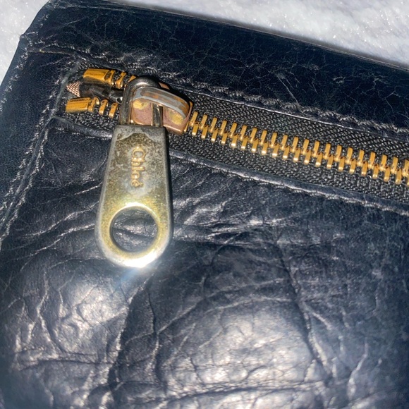 CHLOE BLACK WALLET WITH GOLD BOW DETAIL ON FRONT PRE LOVED - Picture 9 of 16